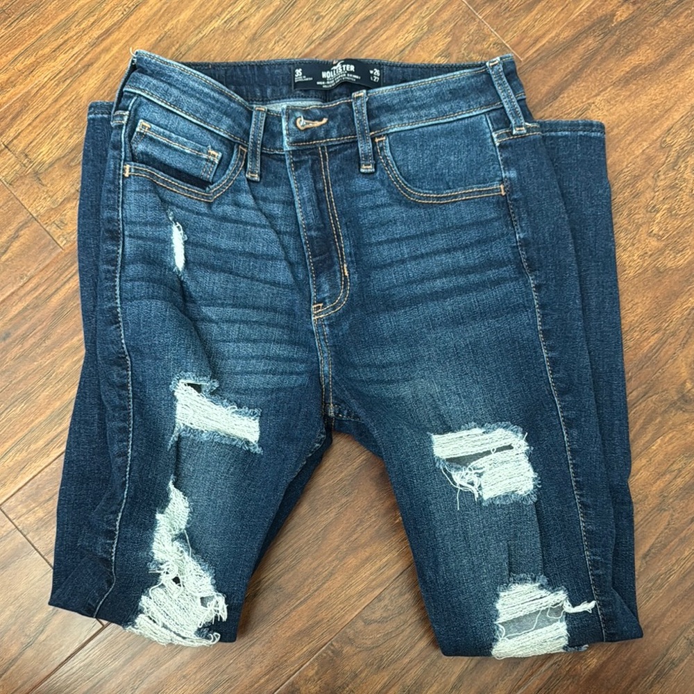 WoMen's Distressed Blue Jeans